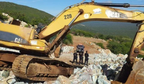 PF mira garimpo ilegal na BA que exporta quartzo verde para a China