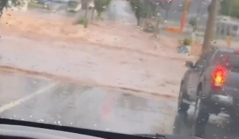 Forte chuva causa alagamentos e queda de árvores em Goiânia