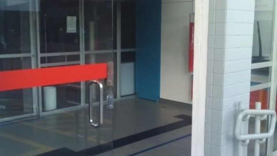 Porta de agência bancária é furtada na zona oeste de Manaus