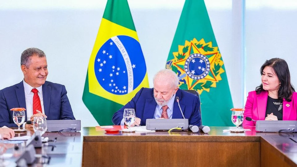 Lula diz que vai explicar vetos a lideranças partidárias 