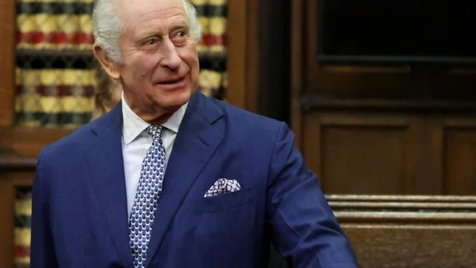 Rei Charles III fará cirurgia de próstata; condição é benigna