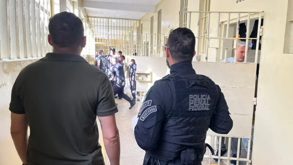 Operação Mute: celas e pavilhões do CDPM 2 são revistados no Amazonas