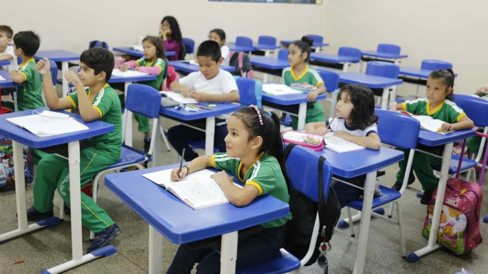 Sistema de matrículas no AM abrirá para alunos que perderam prazos