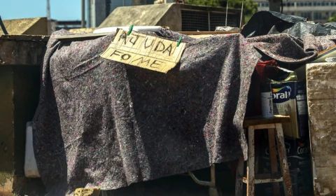 Sancionada lei que institui política de trabalho à população de rua