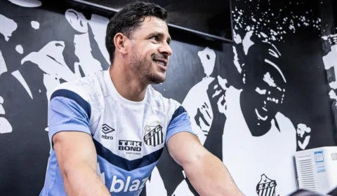 Giuliano lesiona panturrilha e deve desfalcar o Santos nos próximos jogos