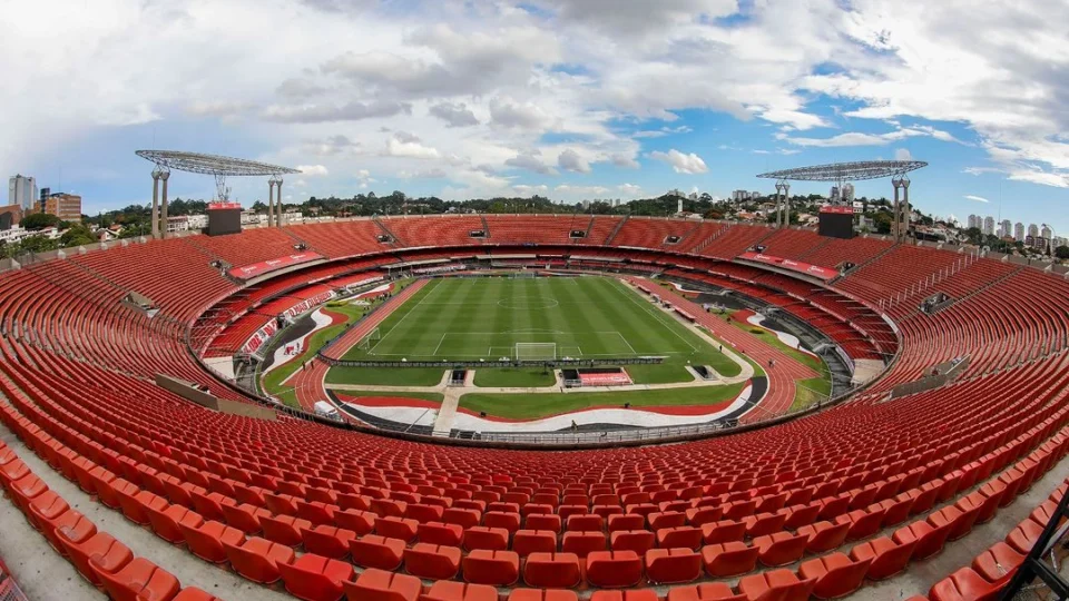Técnico Thiago Carpini e reforços podem estrear no São Paulo neste sábado (20)