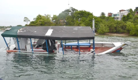 Sobe para oito o número de mortos em naufrágio na Bahia