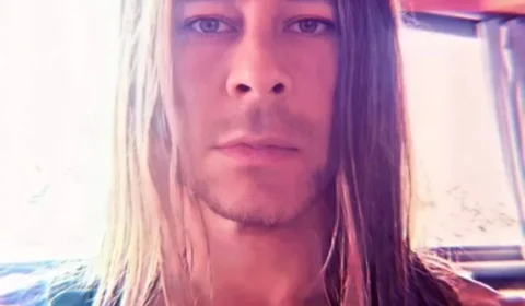 Theo Becker pede milhões na Justiça por acidente na Record