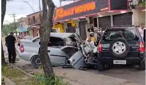 VÍDEO: dois carros colidem na Zona Norte de Manaus