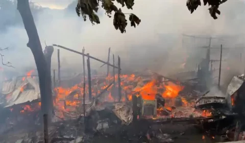 VÍDEO: incêndio destrói 11 casas em Manaus e deixa um ferido