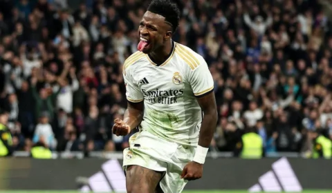 Vini Jr. ironiza reclamações por gol de ombro no Almería: ‘Fazia assim em Copacabana’