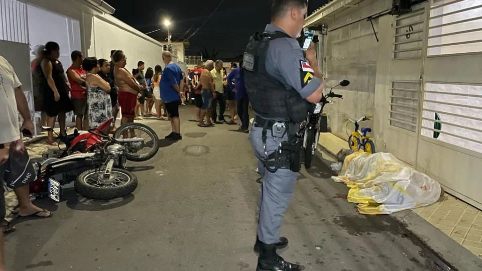 Aniversariante é morto a tiros na frente de casa, em Manaus