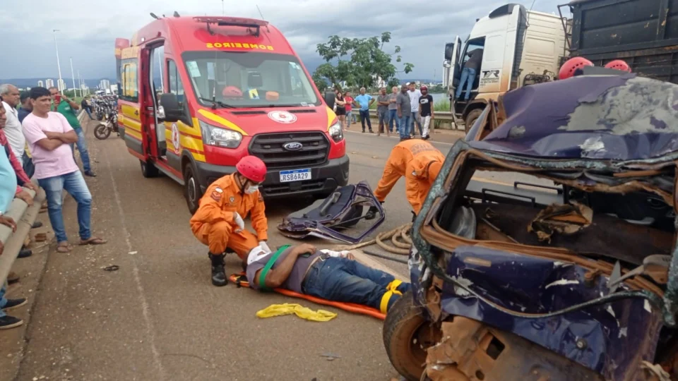 Acidente na Ponte da Amizade deixa homem ferido e trânsito lento no Tocantins
