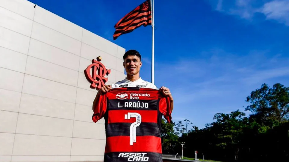 Flamengo: Luiz Araújo herda a camisa 7 de Everton Ribeiro