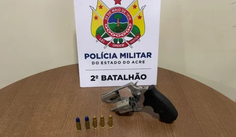 PM apreende armas e recupera veículos roubados em Rio Branco