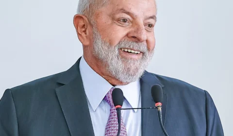 Lula sanciona lei que assegura renda em caso de desastres