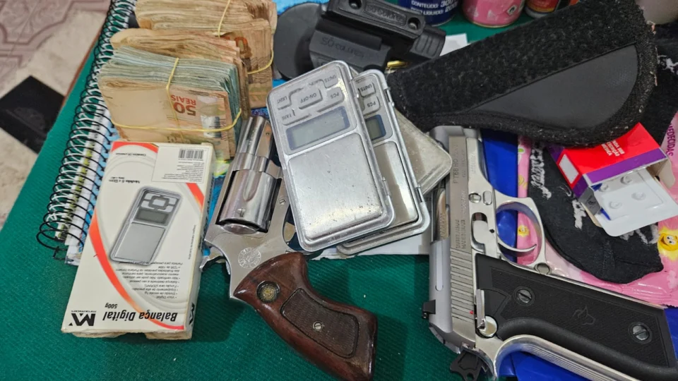 PF prende policiais militares com 250kg de cocaína avaliada em R$ 50 milhões