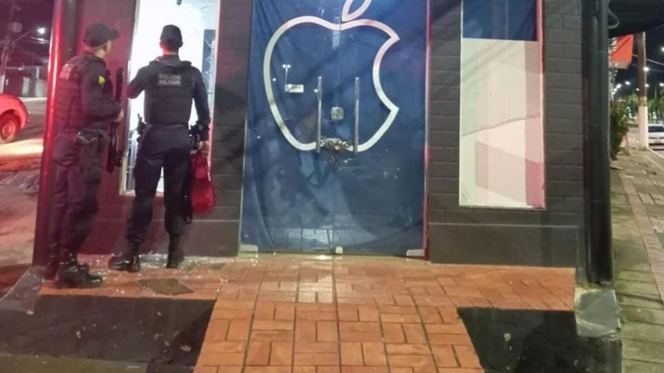 Suspeitos invadem loja e roubam celulares em Rio Branco