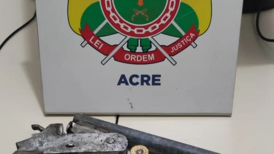 PM apreende armas e detém quatro pessoas no Cidade do Povo, Rio Branco