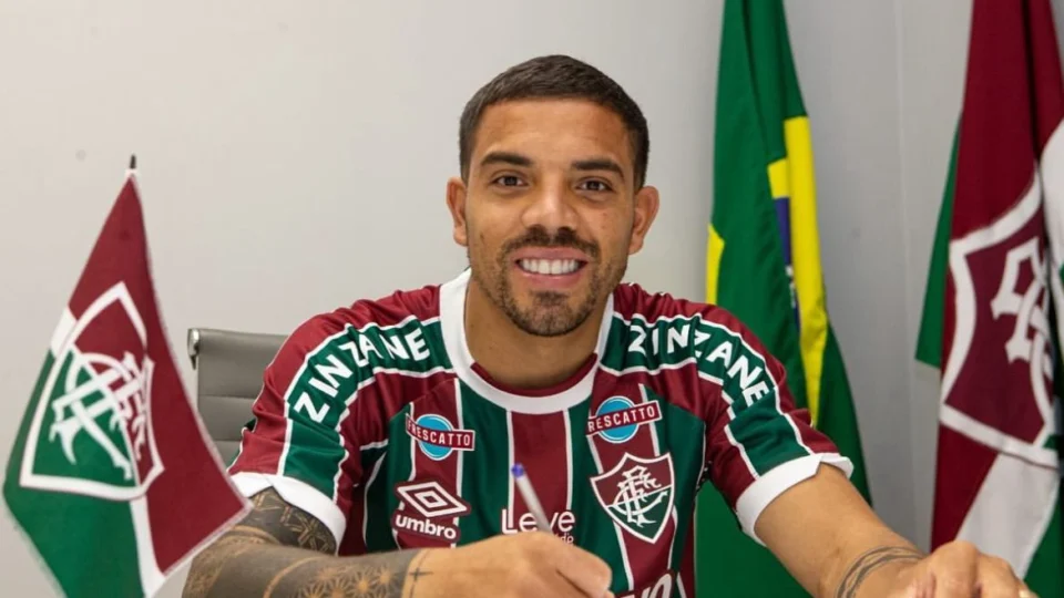 Fluminense anuncia contratação de Terans