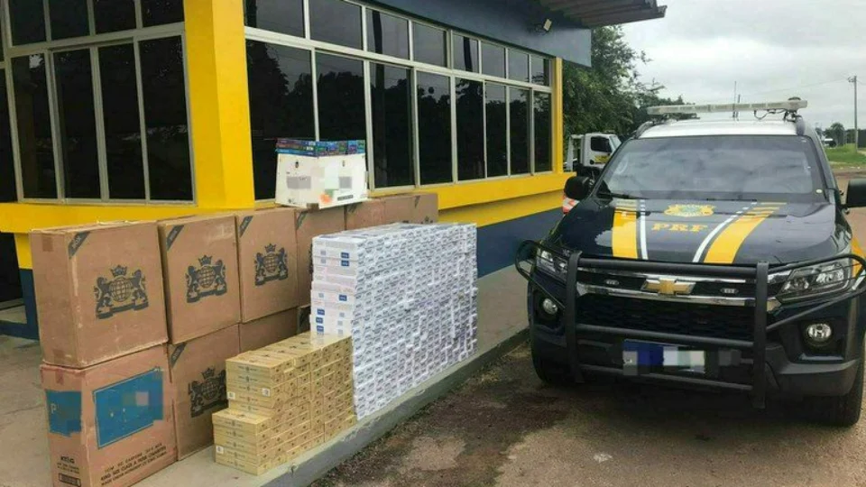PRF apreende quase 12 mil maços de cigarros no Acre