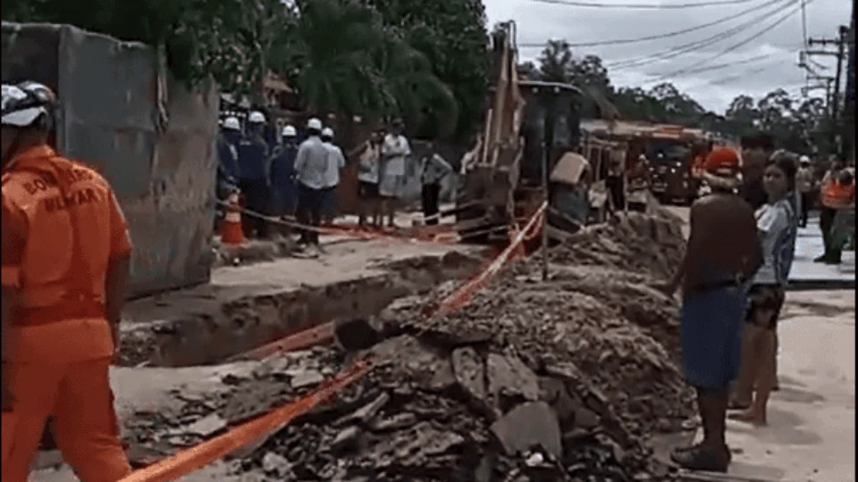 VÍDEO: funcionário da Águas de Manaus morre soterrado em obra