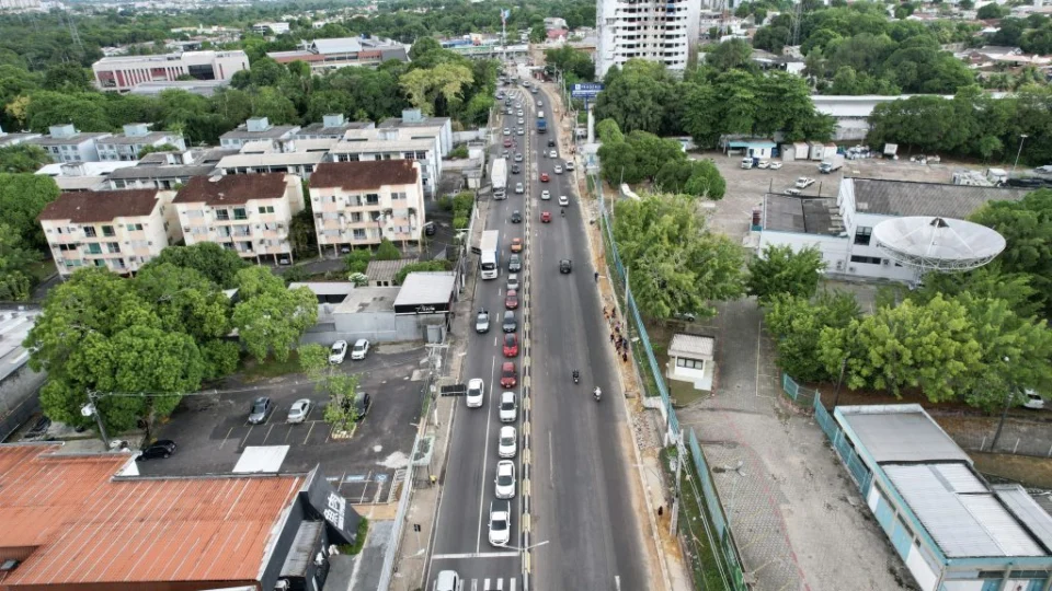 Alargamento da av. Ephigênio Salles chega aos 90%, em Manaus