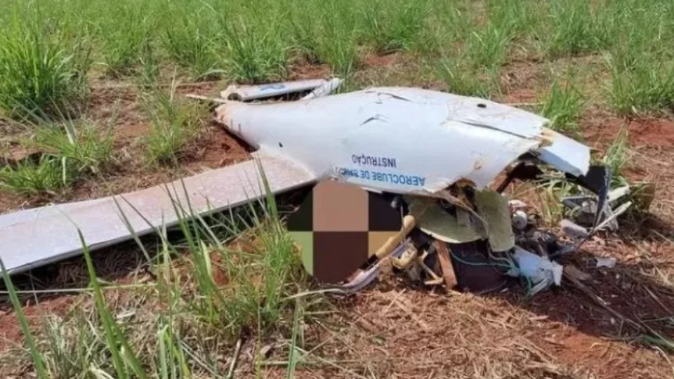 Piloto morre após queda de avião de pequeno porte no interior de SP