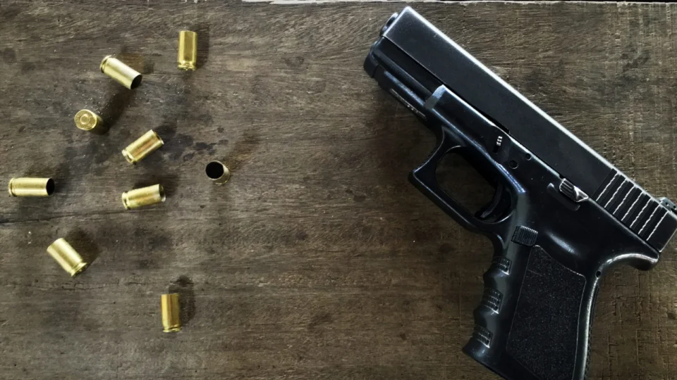 Empresário mata a ex-esposa enquanto ela dormia e se mata depois em GO