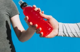 Harvard lista bebidas menos saudáveis que podem prejudicar a saúde