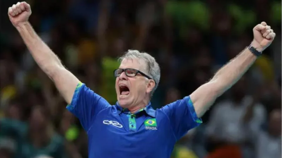 Bernardinho volta a comandar seleção brasileira de vôlei masculino 