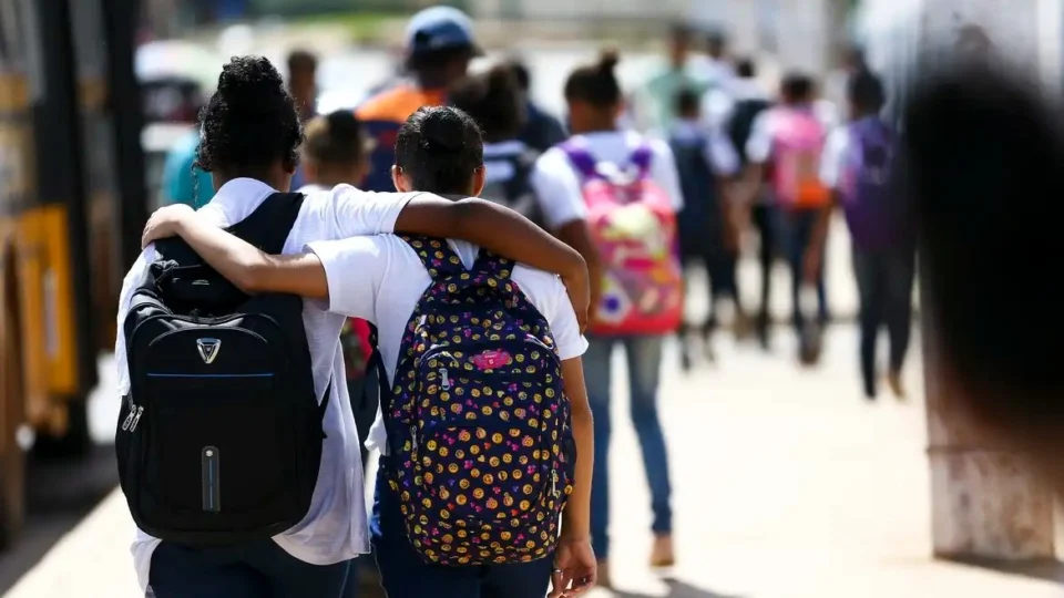 PL propõe criação de protocolo antirracista em escolas do Amazonas