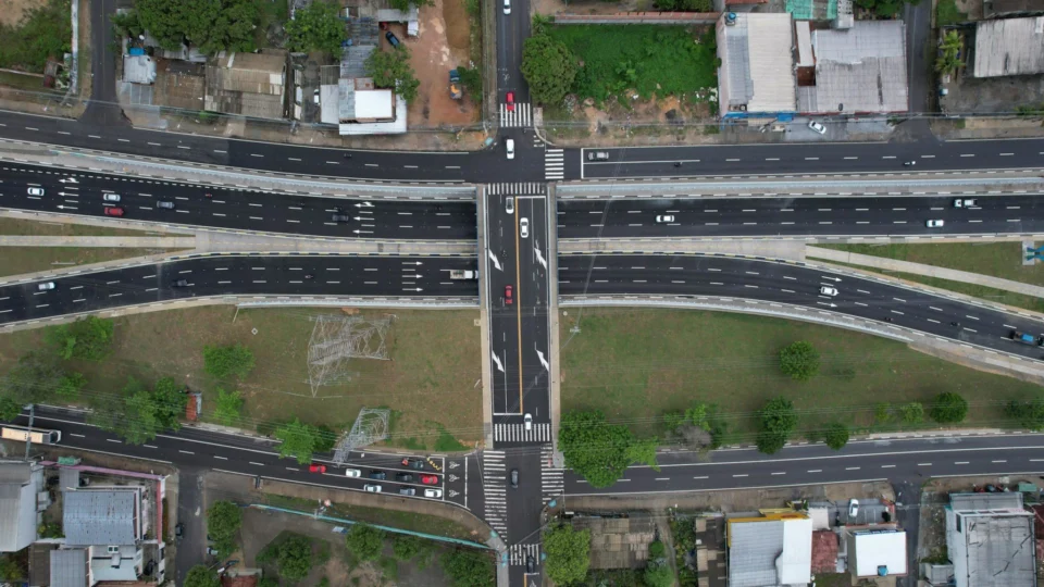 Complexo viário da av. das Torres é nova opção para motoristas em Manaus