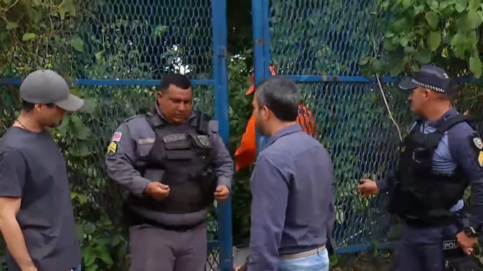 VÍDEO: corpo é encontrado enterrado em poço, no Vieiralves, em Manaus