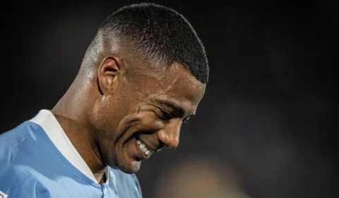 Flamengo: De La Cruz chegará ao Rio nesta terça-feira, 9