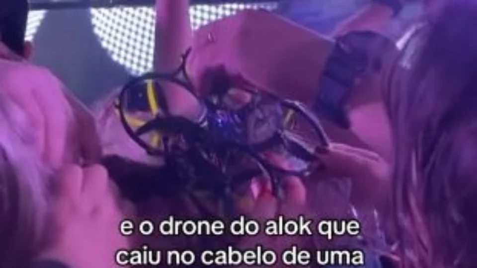 VÍDEO: drone fica preso em cabelo de fã durante show do DJ Alok em SC