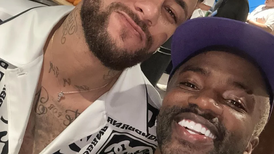Neymar faz tratamento durante Cruzeiro e fala em ‘comprar o Santos’