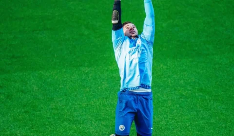 Ederson conquista o prêmio de melhor goleiro do mundo em 2023