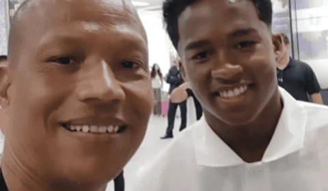 Endrick doa R$ 1 mil a engraxate que o parou para uma foto no RJ