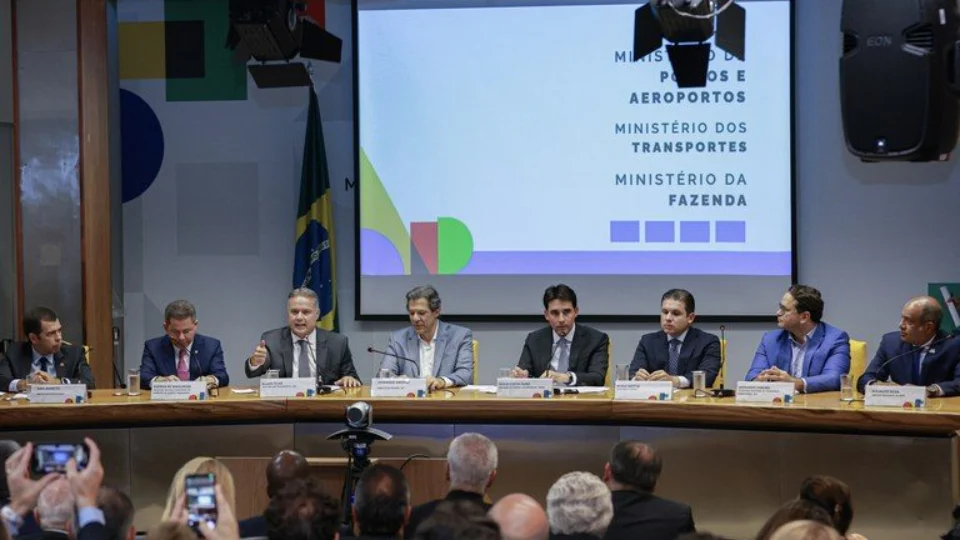 Governo prorroga incentivos tributários a portos e ferrovias