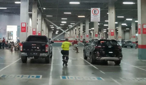 Fiscalização autua 20 veículos por irregularidades em Manaus