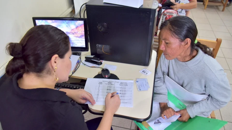 Rede estadual oferece quase 2 mil vagas para Educação de Jovens e Adultos em RR