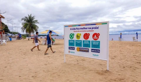 É proibido embalagens de vidro na praia Ponta Negra em Manaus, alerta Implurb