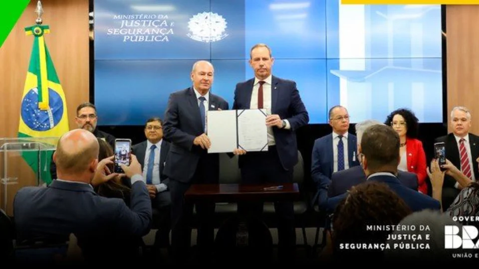 Ministério da Justiça e Ibram assinam acordo de segurança para extração de ouro