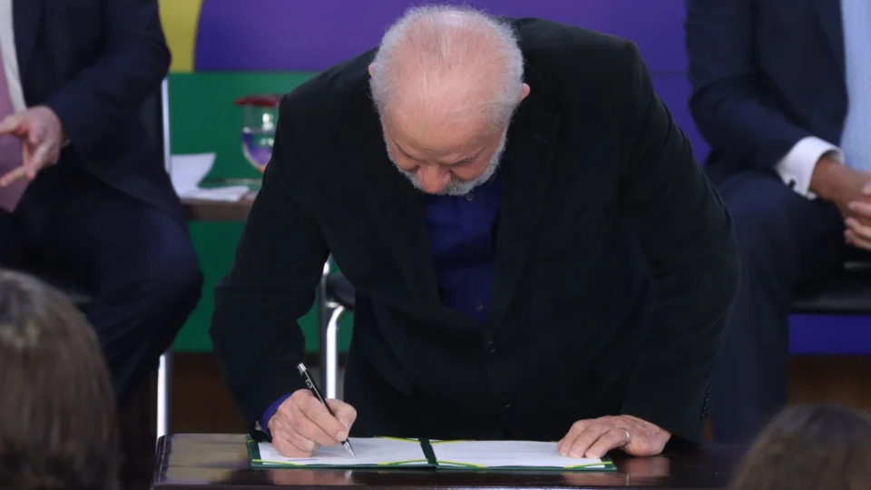 Novo valor do salário mínimo passa a valer neste 1º de janeiro