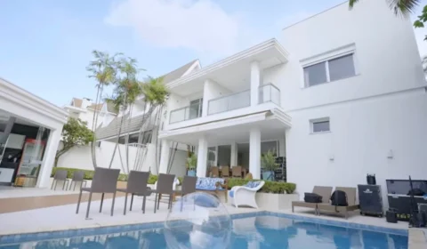 Em vídeo, autor do hit “Caneta Azul”, Manoel Gomes, mostra sua mansão de luxo; assista