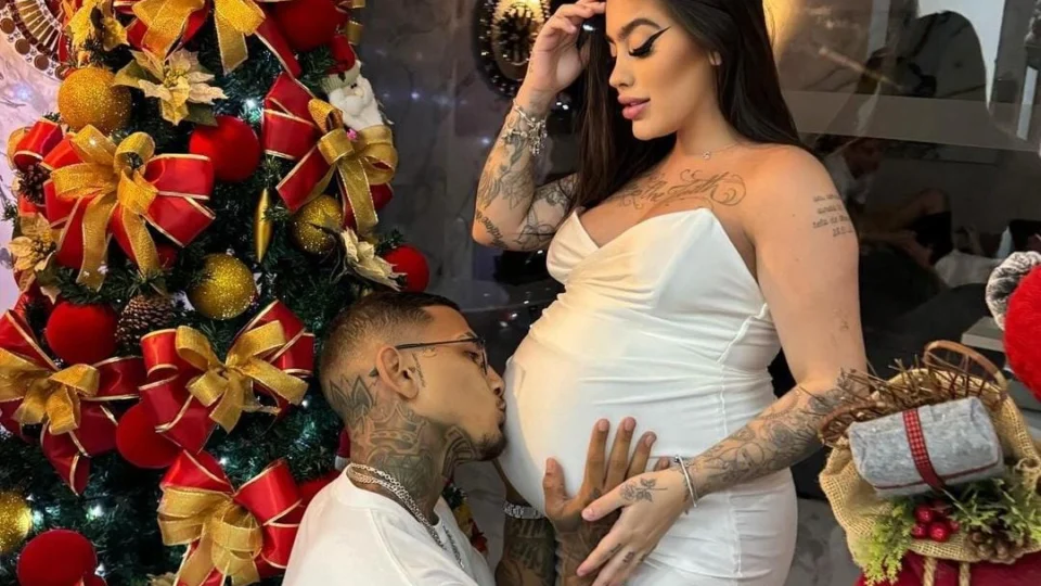 MC Mirella e Dynho Alves anunciam nascimento da 1ª filha do casal