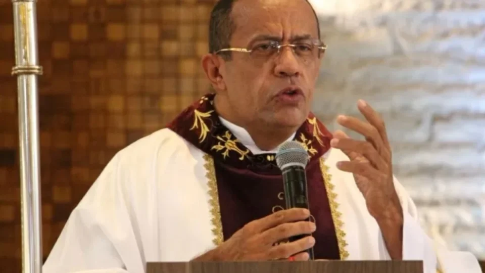 Justiça toma nova decisão sobre Padre de João Pessoa suspeito de desviar R$ 140 milhões