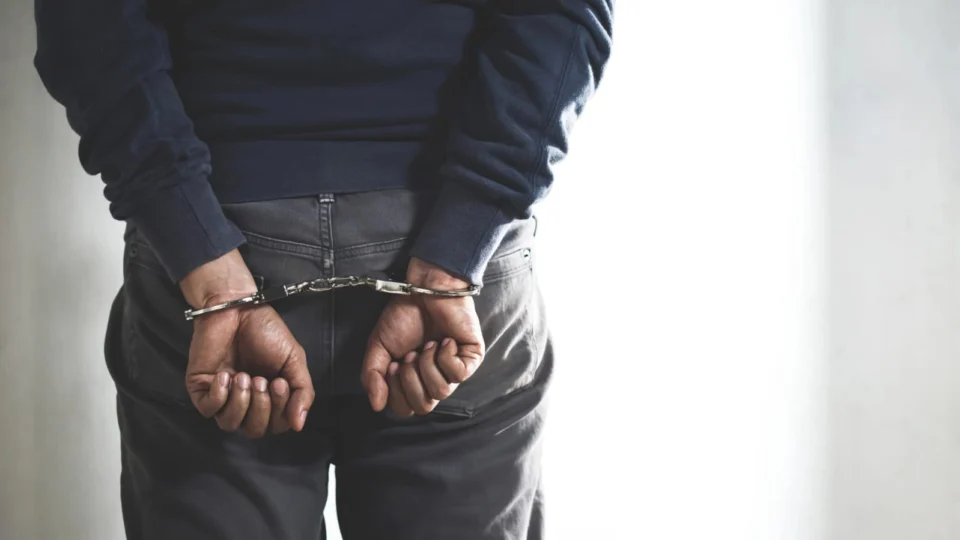 Brasileiro é preso após tentar assaltar banco em Orlando, nos EUA