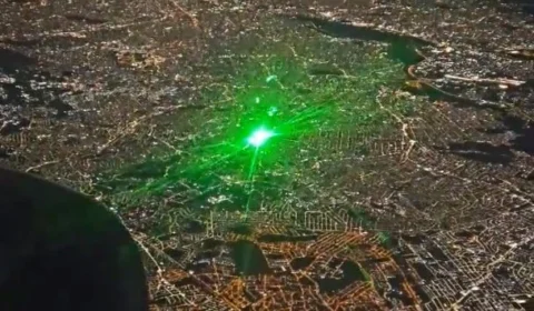VÍDEO: laser é apontado para avião em sobrevoo por São Paulo 